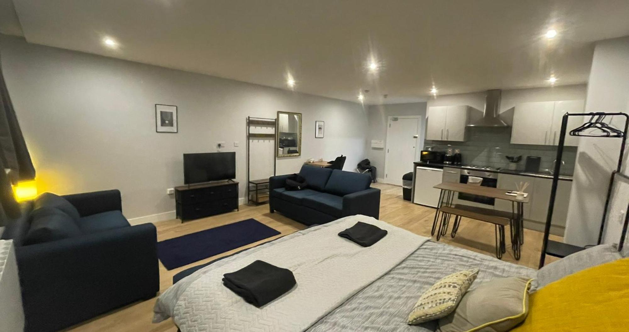 Market Haven Deluxe Studios Town Centre With Netflix, Business & Leisure Travellers Northampton Exterior photo